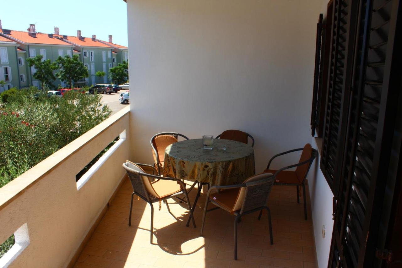 Apartment Arna Крк Экстерьер фото